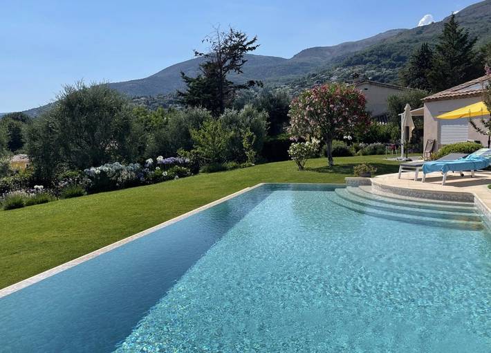 Chambre d’hôte pour 2 personnes, avec jardin et piscine