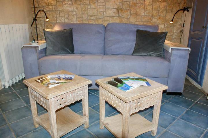 Gîte pour 2 personnes, avec vue et jardin à Gilette - 4