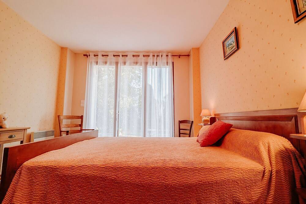 Gemütliches Ferienhaus in ruhiger Lage mit Garten, für Familien geeignet, nahe See und malerischen Dörfern in Saint-Plantaire, La Châtre und Umgebung