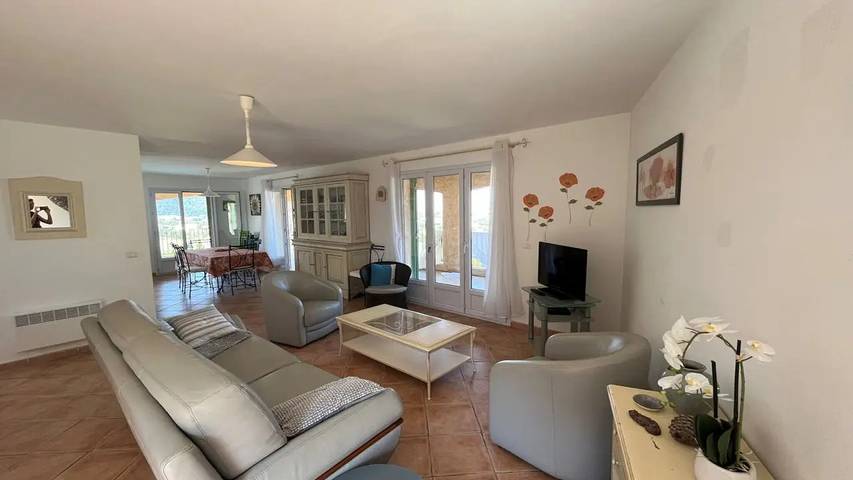 Villa pour 8 personnes, avec piscine et jardin à Monticello - 2