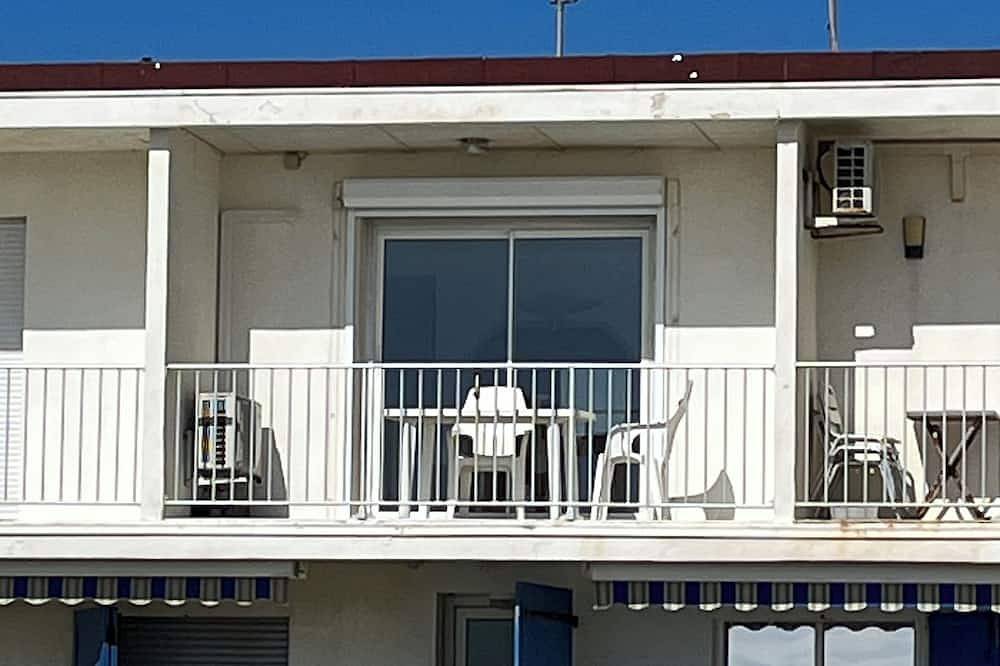 Entire apartment, Nice air-conditioned studio - wifi - sea view and direct beach access in Palavas-les-Flots, Côte d'Améthyste