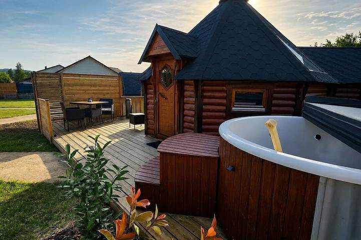 Gîte pour 2 personnes, avec jacuzzi et jardin dans Rainville