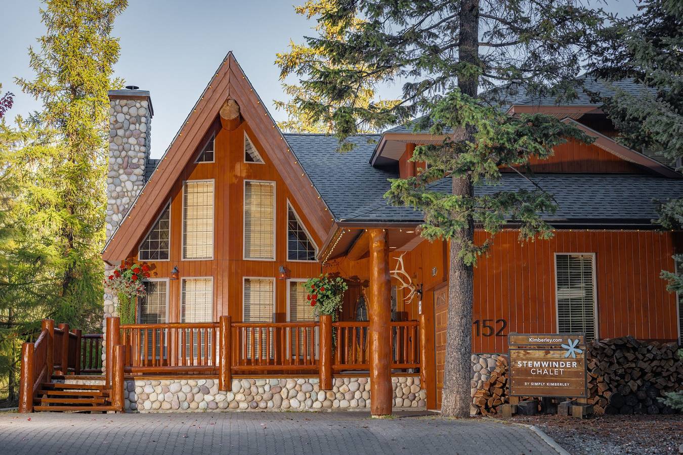 The Stemwinder Chalet by Simply Kimberley in Kimberley, Regional District of East Kootenay