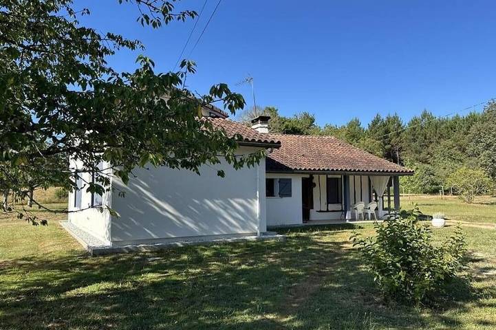 Location de vacances pour 6 personnes, avec jardin à Maillères