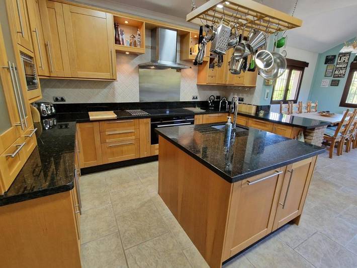 Casa rural para 10 personas, con piscina y vistas además de vistas al lago y jardín, Se admiten mascotas en Viñuela - 3