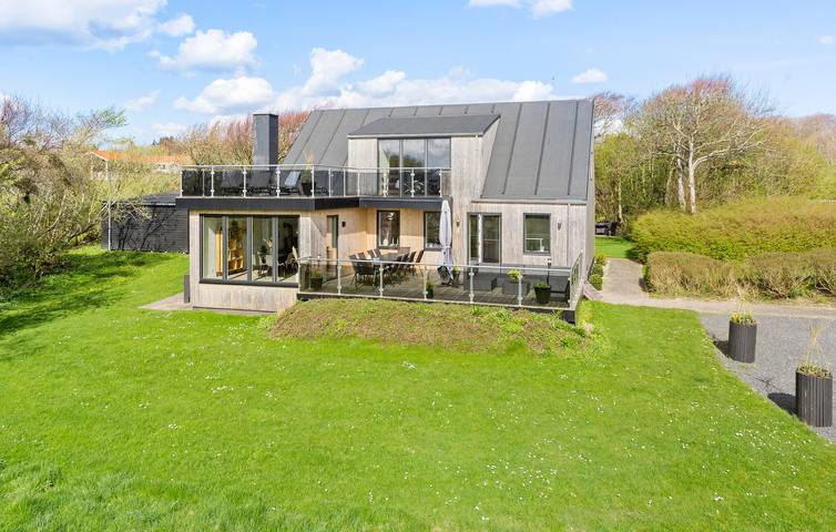 Ferienhaus für 9 Personen, mit Terrasse und Garten in Hostrup Strand