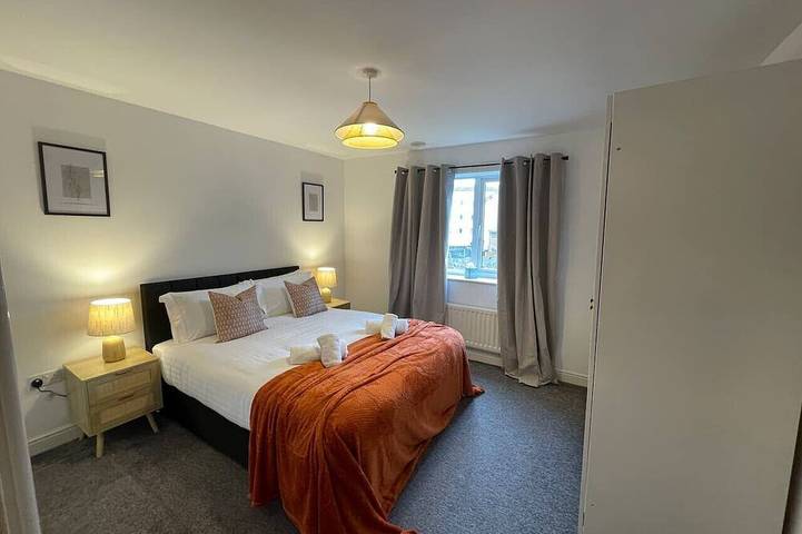 Ashford 4-Bed Townhouse with Garden and Parking in Ashford, Région d'Ashford