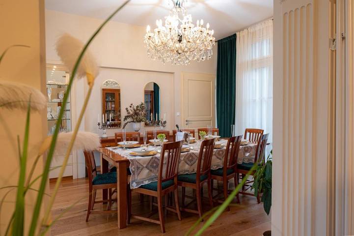 Villa für 4 Personen, mit Balkon und Terrasse sowie Garten und Sauna in Bled