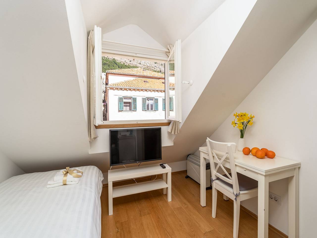 Guest House Lumin - Single Bedroom with City View (Fourth Floor) (Br6) in Dubrovnik, Grad Dubrovnik