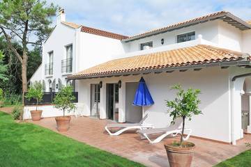 Location de vacances pour 6 personnes, avec piscine et balcon, animaux acceptés dans Plage La Milady