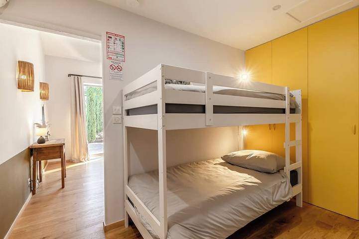 Location de vacances pour 8 personnes, avec jardin à Uchaux - 3