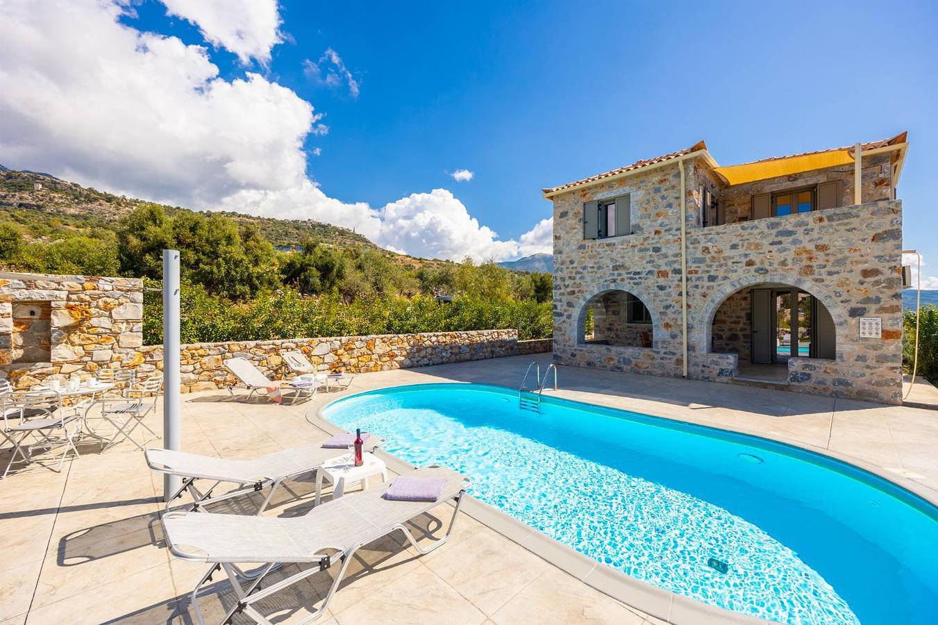 Villa Dioni Tria in Messenia region