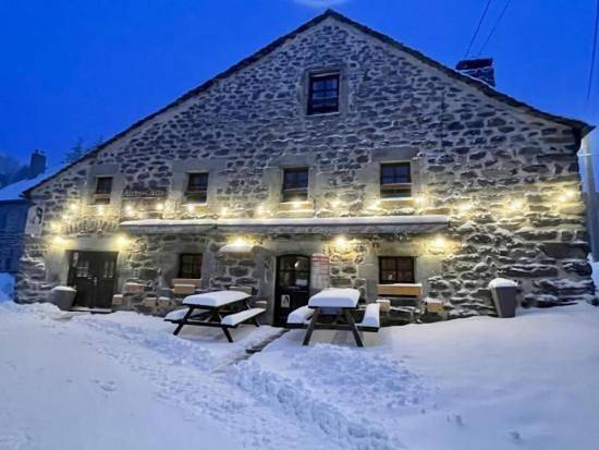 Gîte pour 15 personnes, avec Terrasse à Les Estables