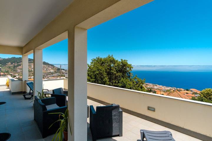 Location de vacances pour 8 personnes, avec balcon à São Gonçalo
