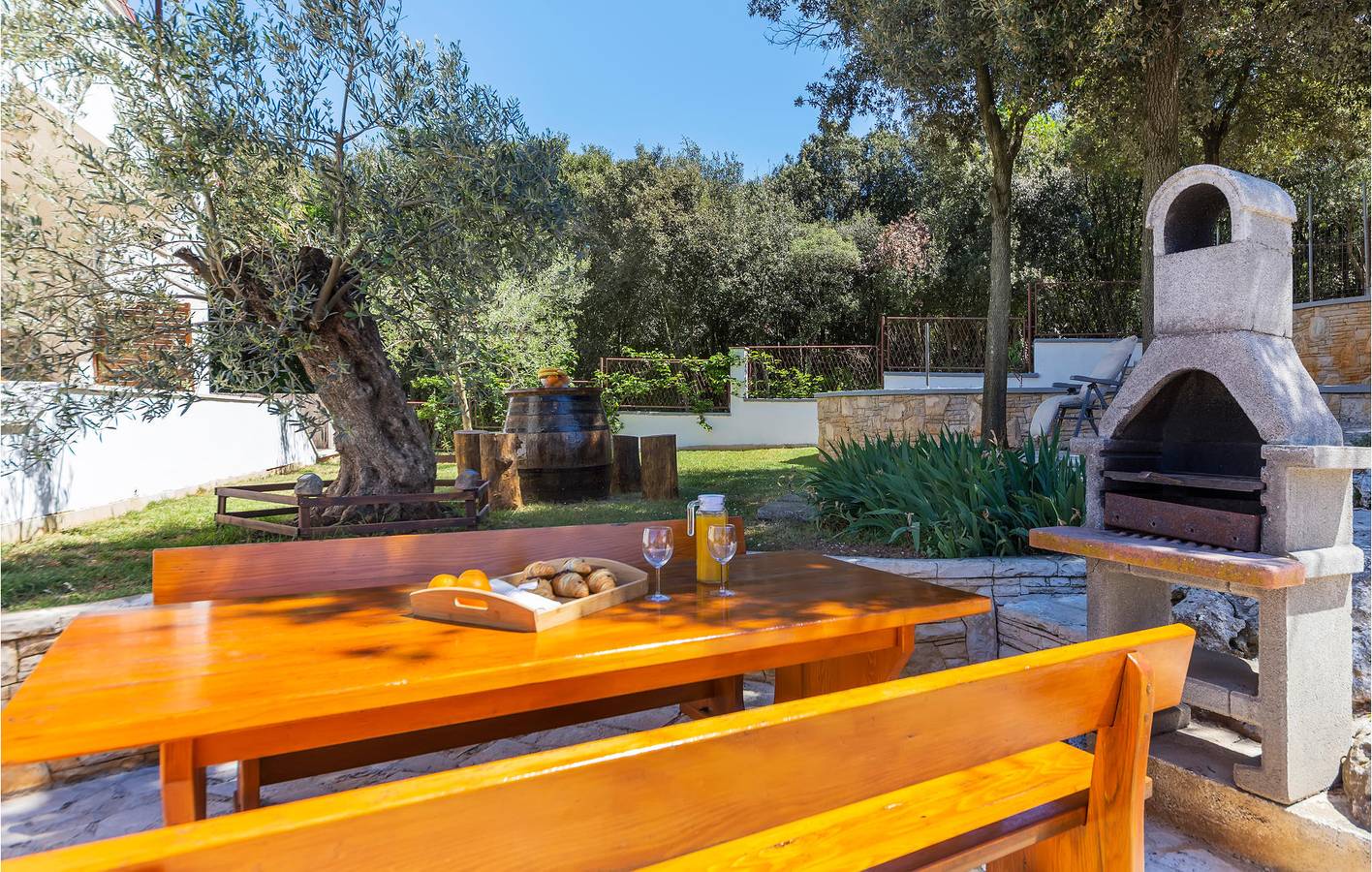 Ganze Ferienwohnung, Ferienwohnung für 5 Personen mit Terrasse in Medulin, Südküste Istrien