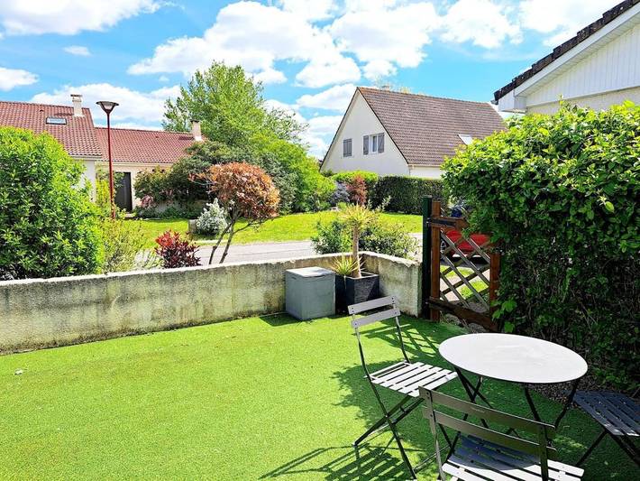 Location de vacances pour 8 personnes, avec Jacuzzi ainsi que Terrasse et Jardin à Saint-Pavace