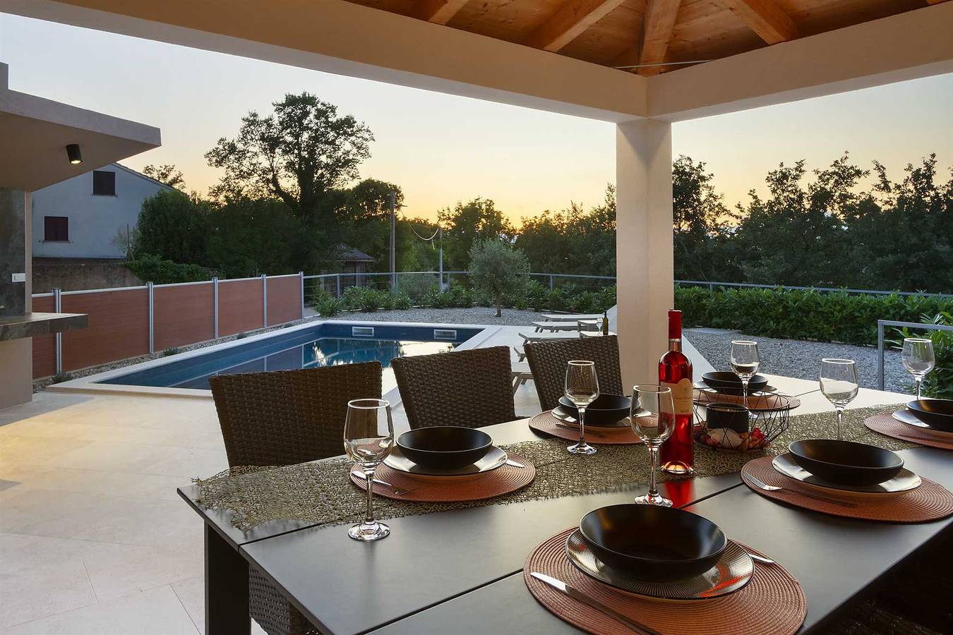 Ganze Wohnung, Ferienwohnung Lucas mit privatem Pool in Hlapa, Krk