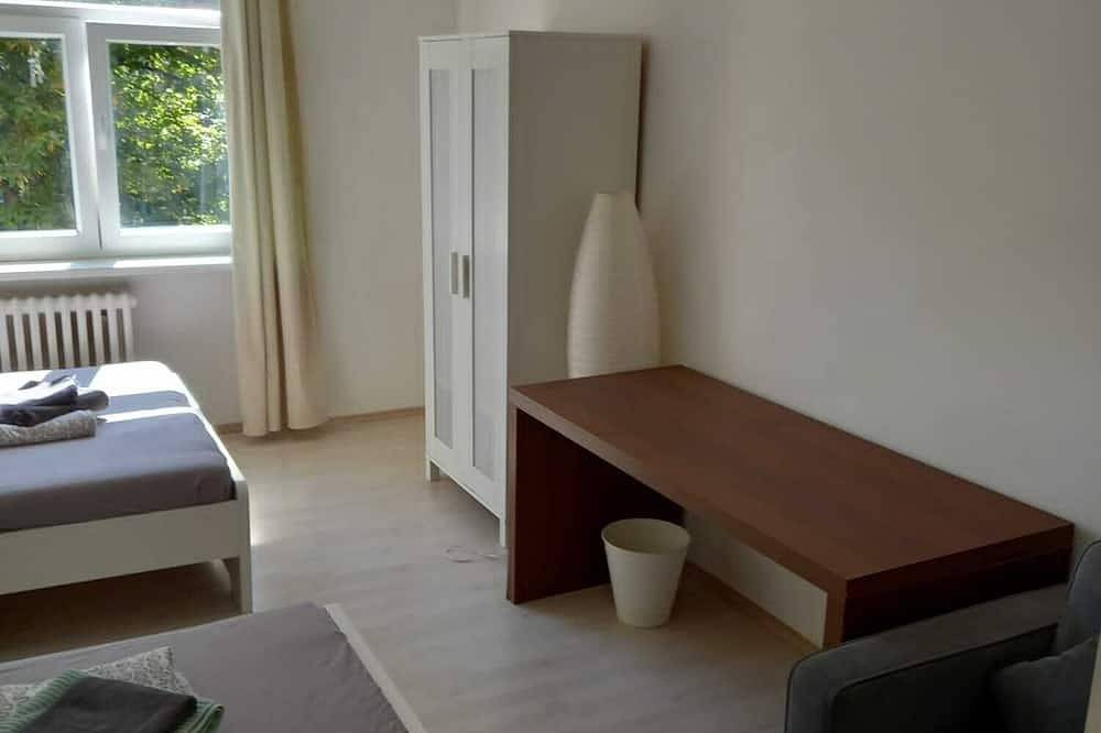 Ganze Wohnung, Steglitz V-große Altbauwohnung, 3 Zimmer, Küche, Bad & Balkon in Steglitz Berlin, Berlin