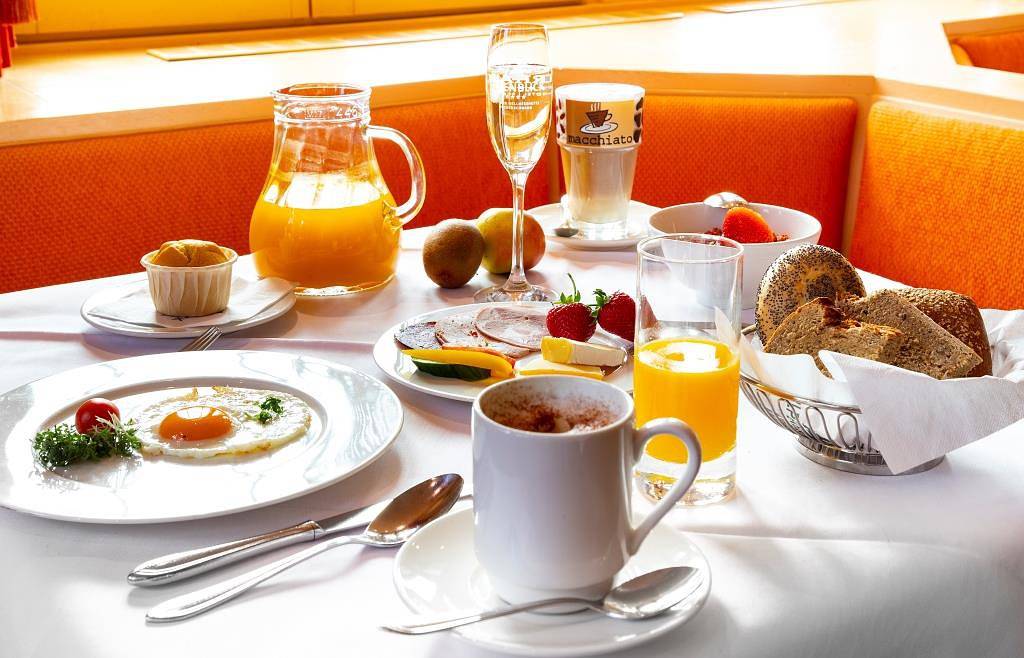 Bio- und Wellnesshotel Alpenblick - Doppelzimmer mit Dusche/Wc/Balkon in Höchenschwand, Südschwarzwald