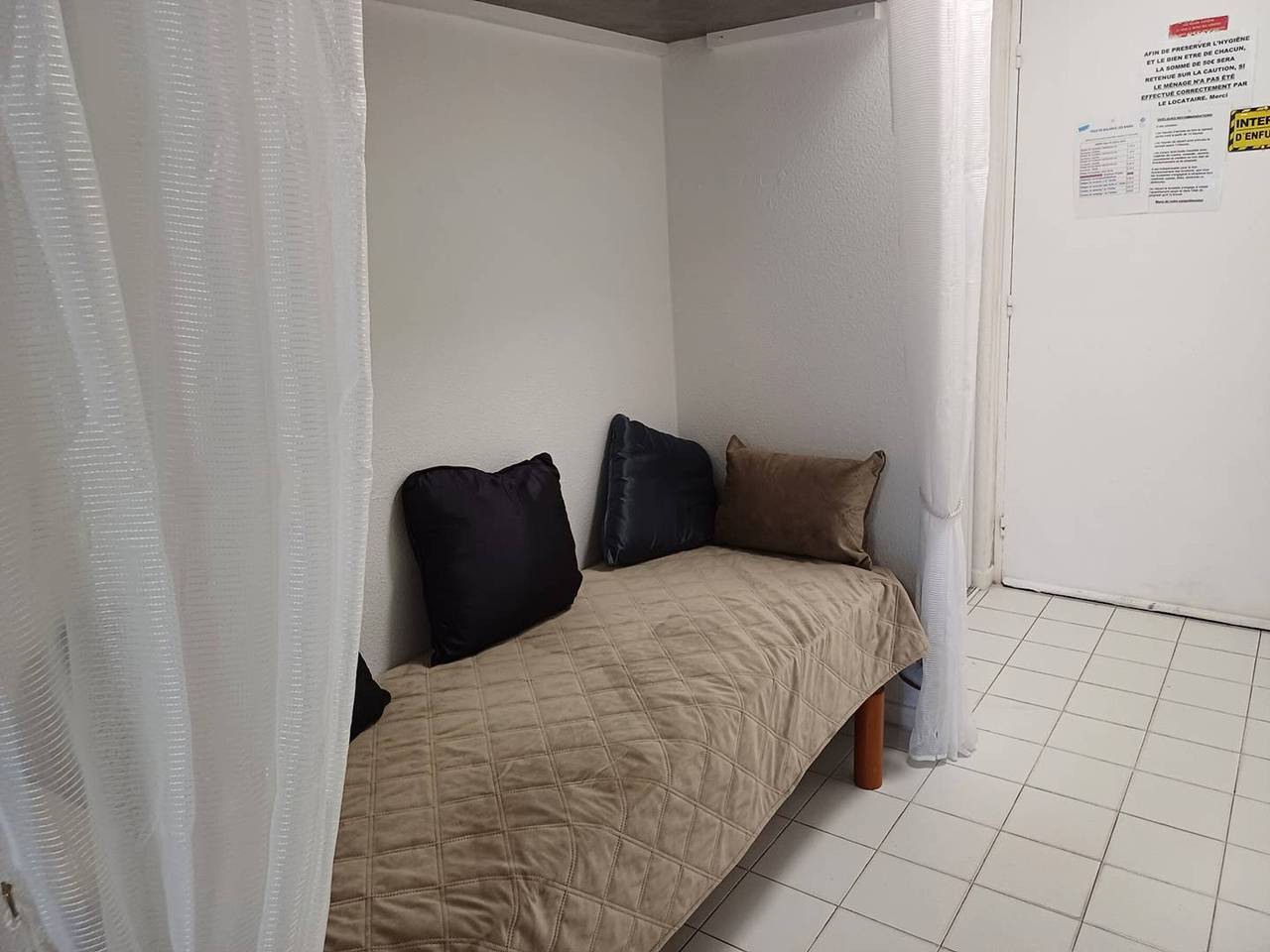 Entire apartment, T2 Apartment with Parking near Downtown in Balaruc-les-Bains, Mediterranean Coast (France)