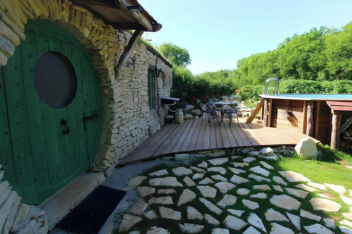 Location de vacances pour 4 personnes, avec Jacuzzi ainsi que Terrasse et Jardin à Lavaurette