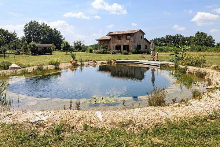 Location de vacances pour 10 personnes, avec Terrasse ainsi que Piscine et Vue à Sainte-Croix (France)