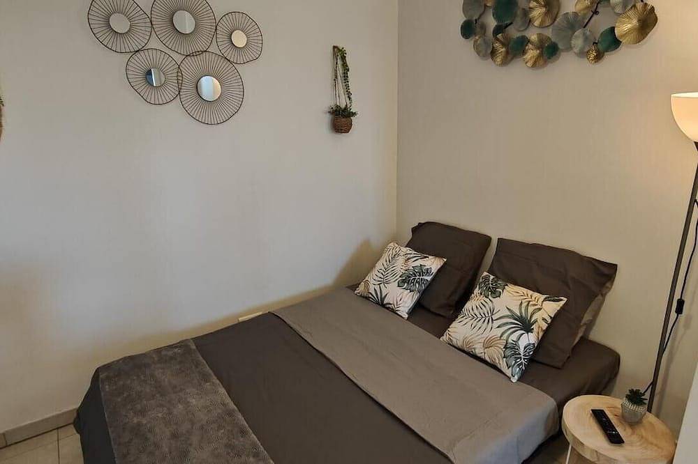 Ganze Wohnung, Studio à 150 m de la Plage D'agosta et des Commerces in Albitreccia, Ajaccio und Umgebung