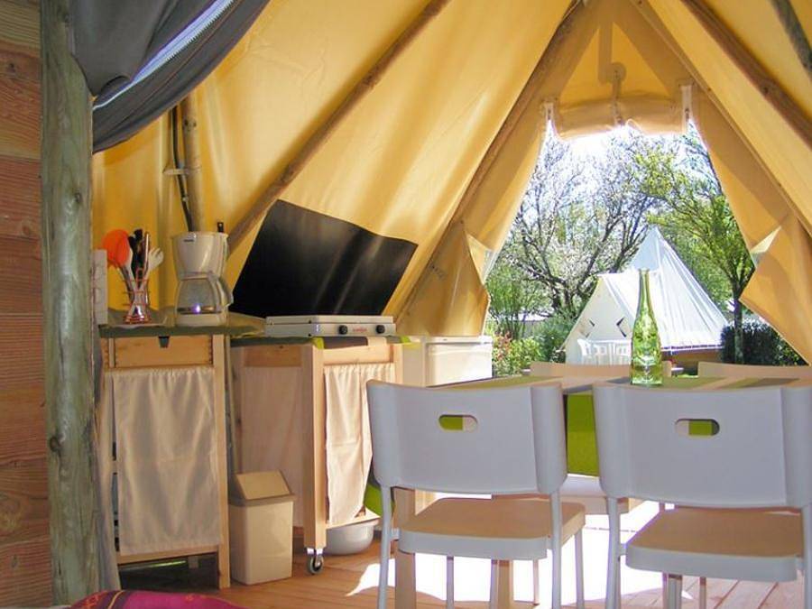 Camping Le Moulin Des Effres **** - Unique 4 personnes - 2 chambres sans sanitaires in Secondigny, Deux-Sèvres