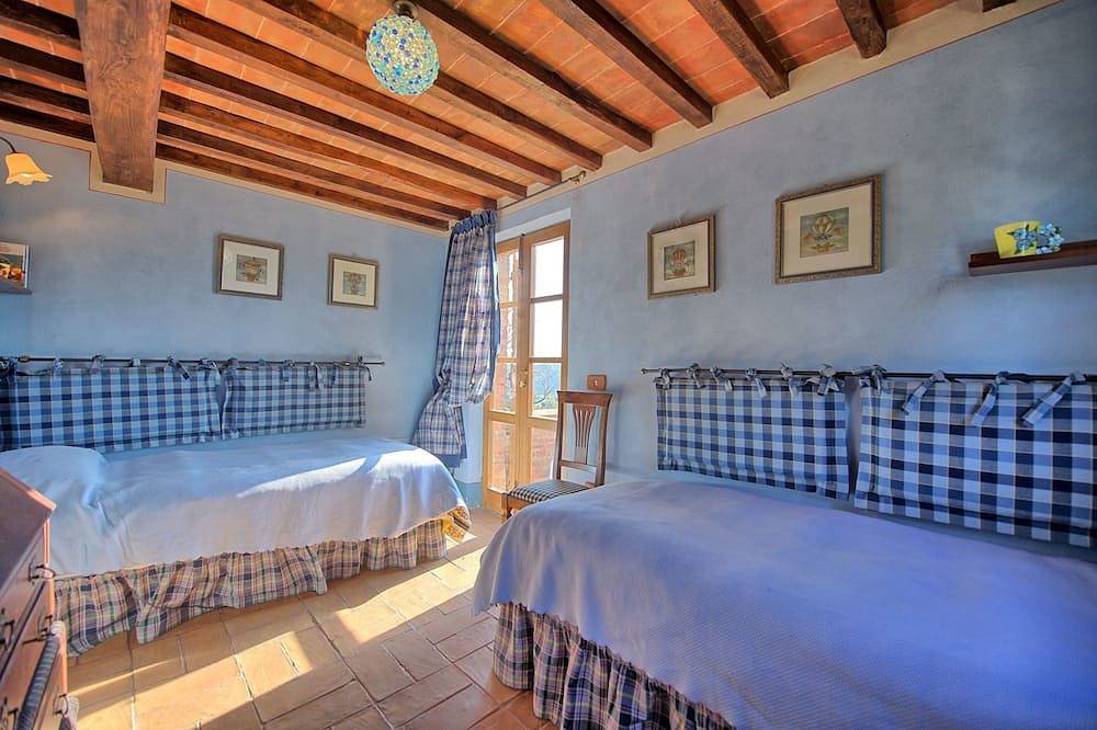 Oasi toscana con vista su Montepulciano, Villa con piscina e giardino esclusivo in Montepulciano, Chianti