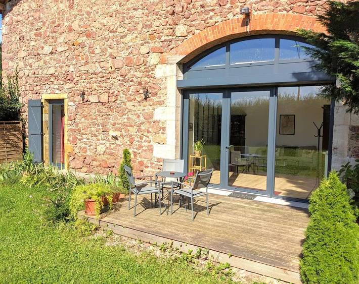 Location de vacances pour 2 personnes, avec Terrasse et Jardin à Le Coteau