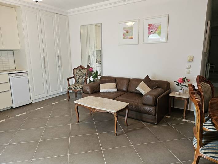 Apartamento vacacional entero, Apartamento de invitados dentro de una villa en Lagonissi in Kalyvia Thorikou, Región Costa Este de Ática