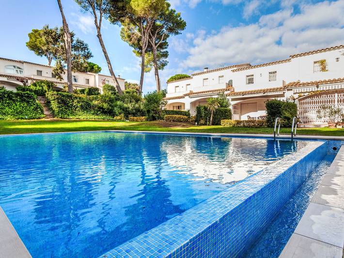 Casa de vacaciones para 4 personas, con terraza y jardín en Playa de Pals