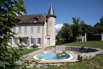 Gîte pour 7 personnes, avec piscine ainsi que jardin et vue à Chavornay