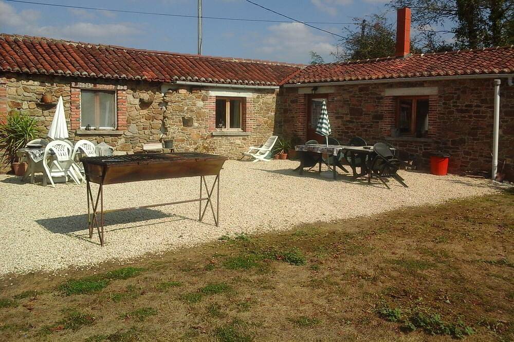 Belle gîte sur une exploitation agricole in Gajoubert, Région de Bellac