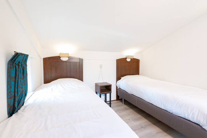 Ferienhaus für 7 Personen, mit Balkon/Terrasse und Terrasse sowie Garten und Pool in Kijkduin - 4