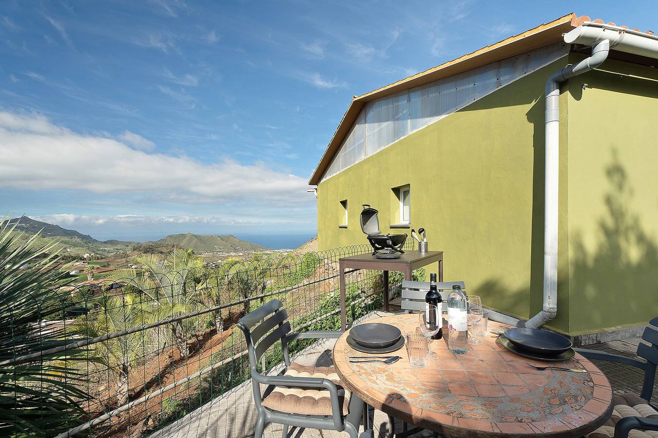Appartement entier, Appartement de vacances 'Casa Lomo El Aire Brezo' avec vue sur la mer, piscine partagée et Wi-Fi in San Cristóbal de La Laguna, Tenerife du Nord