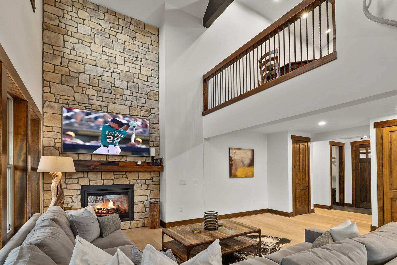 Treetop Escape: Hottub, Bbq, In/Outdoor Fireplace in Condado de Kittitas