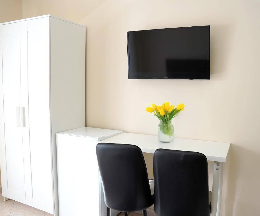 Double Room with Private Bathroom in Scafati, Parc national du Vésuve