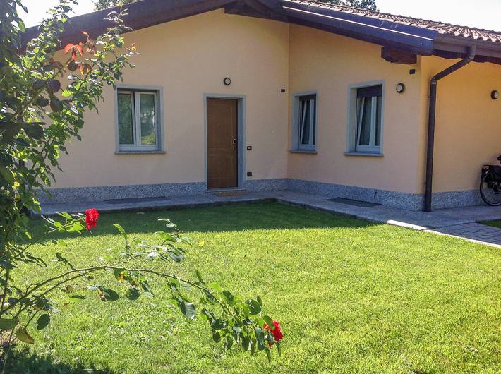 Villa für 8 Personen, mit Seeblick und Garten sowie Terrasse und Ausblick, mit Haustier am Lago Maggiore - 2