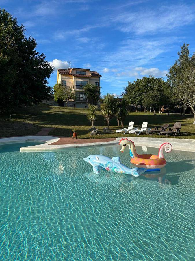Casa rural para 3 personas, con Terraza y Jardín además de Piscina y Vistas en Provincia de Pontevedra