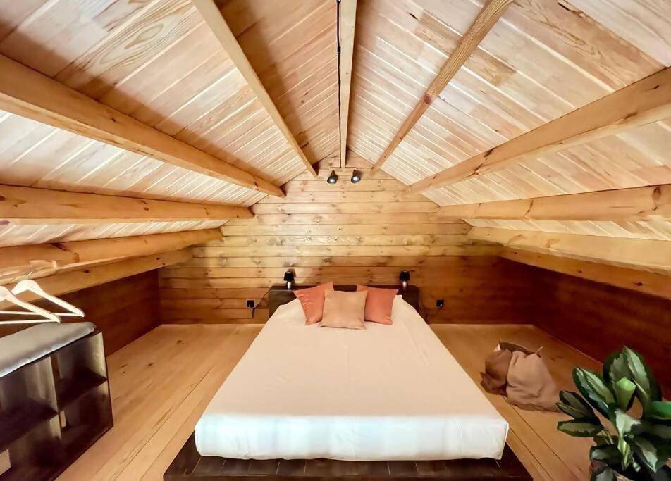 Mountain Eco Shelter 8 in Monte (Madeira), Madeira