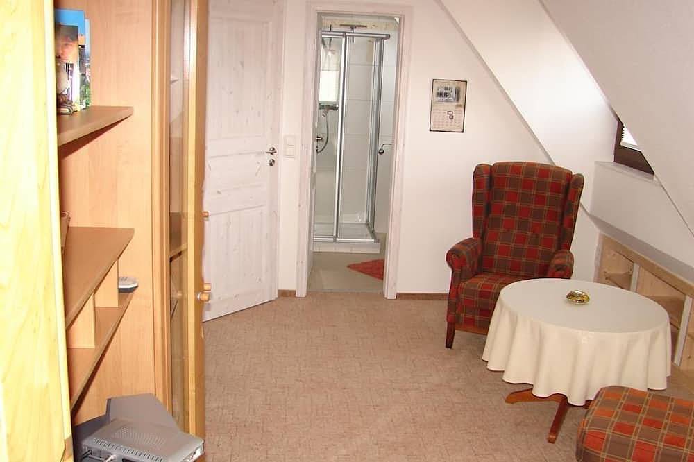 Doppelzimmer, Dusche, Wc ensuite - Gästehaus unter den Weinbergen in Laucha an der Unstrut, Saale-Unstrut