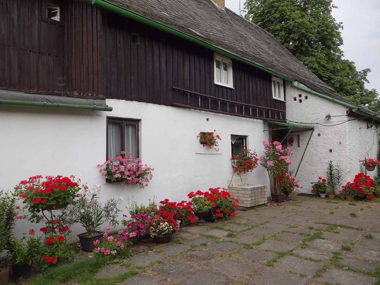 Ferienhaus mit großem Garten, und Außenpool  in Frýdlant, Region Liberec