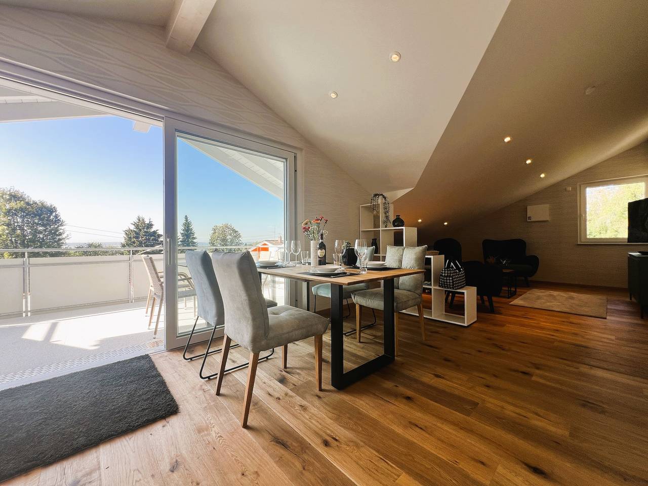 Ganze Wohnung, Ferienwohnung 'Annalena's Schlossblick' mit Privatterrasse, Gemeinschaftsgarten und Wi-Fi in Sigmaringen, Region Bodensee-Oberschwaben