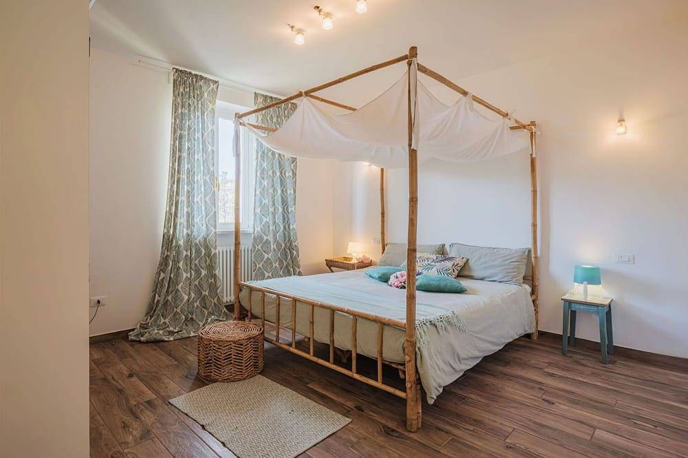 Ganze Wohnung, Angenehme Wohnung für 7 Gäste mit Klimaanlage,  W-Lan, Tv, Innenhof und Haustiere erlaubt in Viareggio, Italienische Riviera