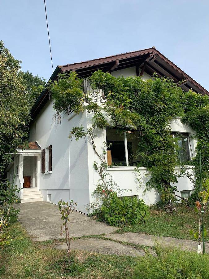 Maison d’hôte pour 3 personnes, avec jardin dans Aeroport De Geneve Cointrin