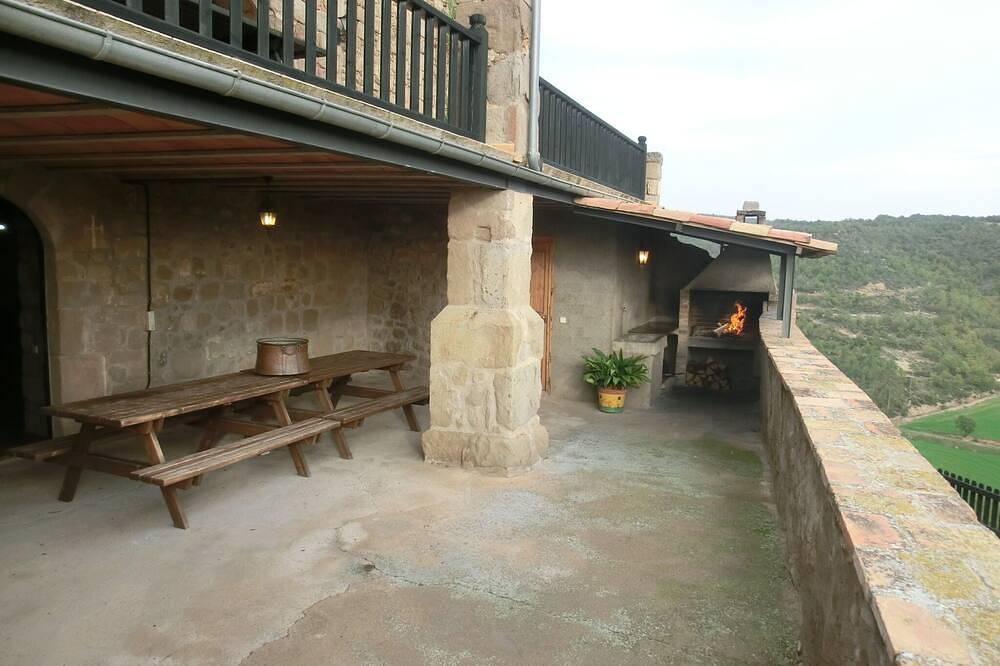 Ven a vivir una experiencia unica en plena naturaleza en La Sala de Biure in Sagás, Provincia de Barcelona