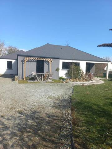 Gîte pour 8 personnes, avec jardin et piscine à Sillé-le-Philippe