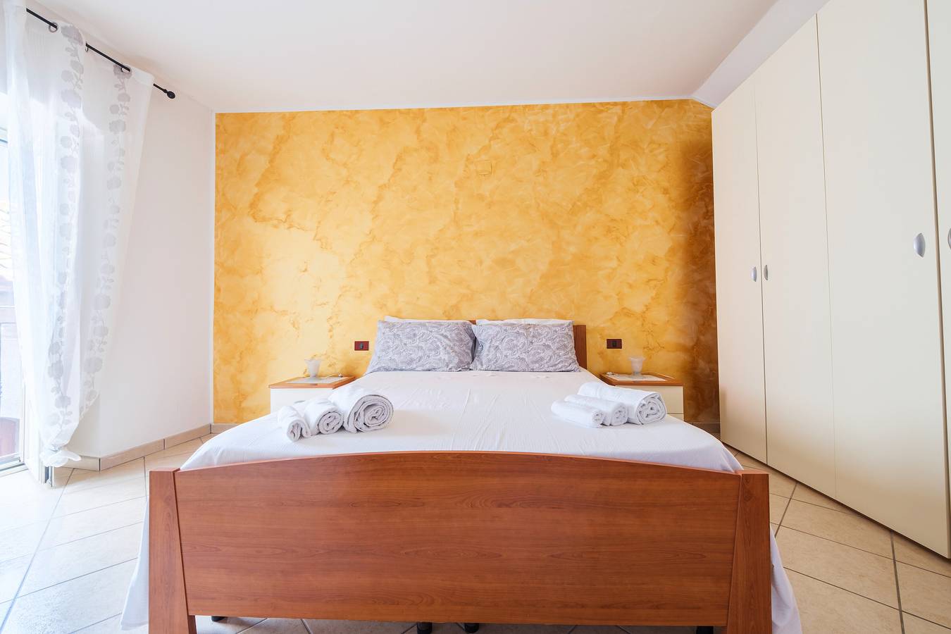 Ganze Wohnung, Apartment 'Casetta Bella' mit Balkon, Wlan und Klimaanlage in Condrò, Messina Provinz