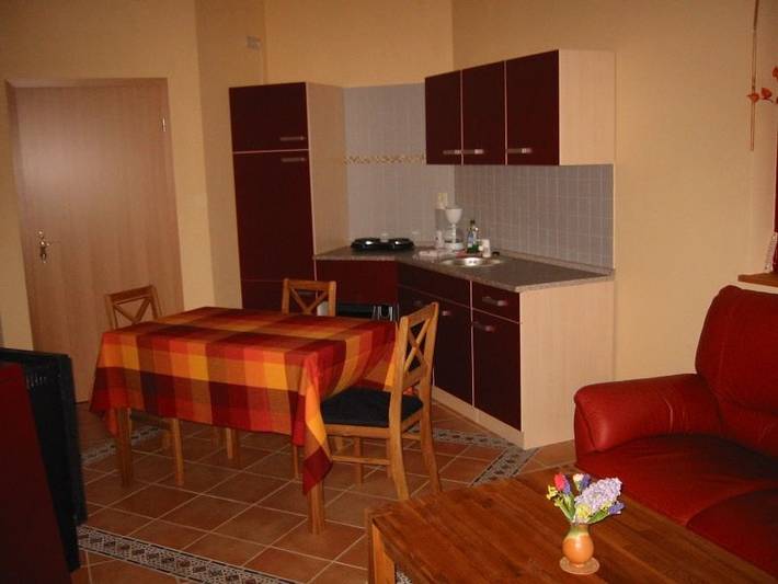Ganze Ferienwohnung, Ruhige Ferienwohnung mit Blick auf Jena - Ferienwohnung mit 2 Räumen in Kernberge, Jena